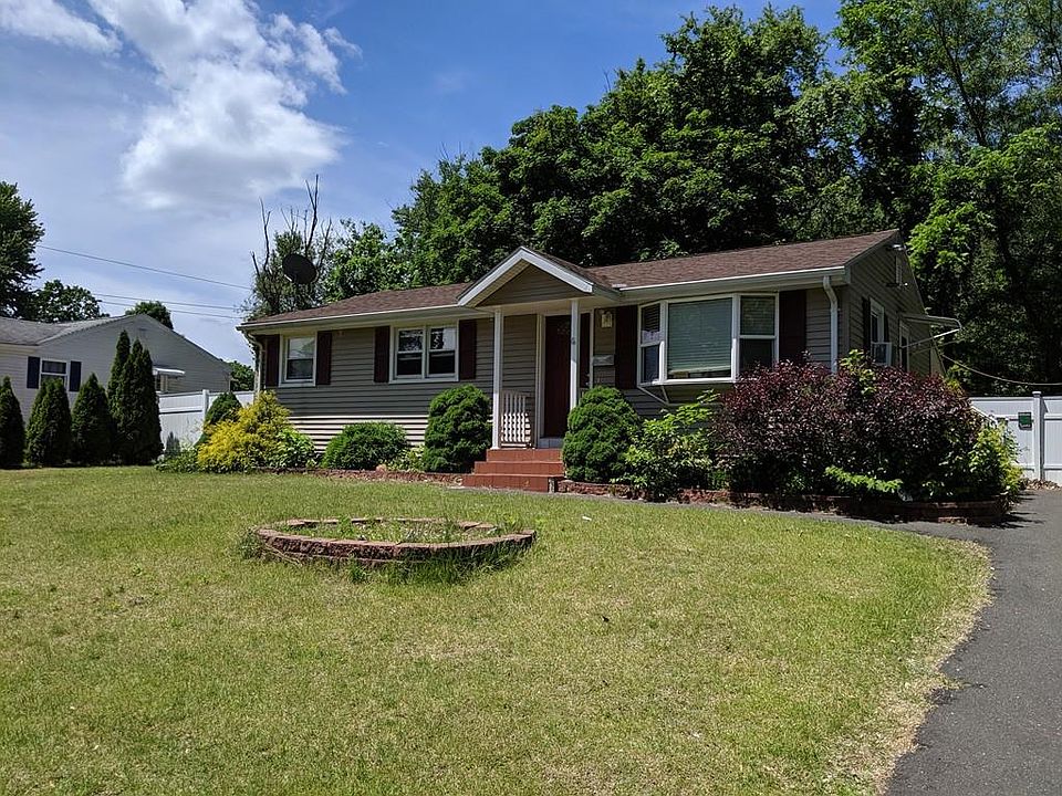 2nd image of 62 Armanella St