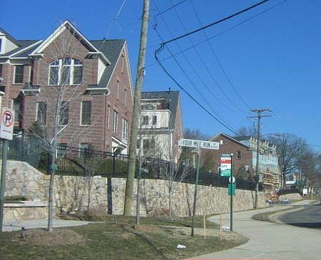5th image of 2634 S Kenmore Ct
