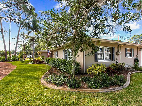 5th image of 860 Carambola Dr