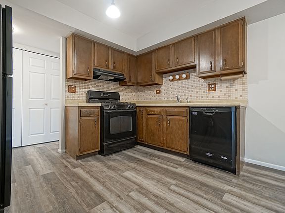 4th image of 1705 Queensbury Cir #5773
