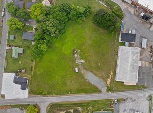 945 Riverbend Rd, Dalton, GA 30721