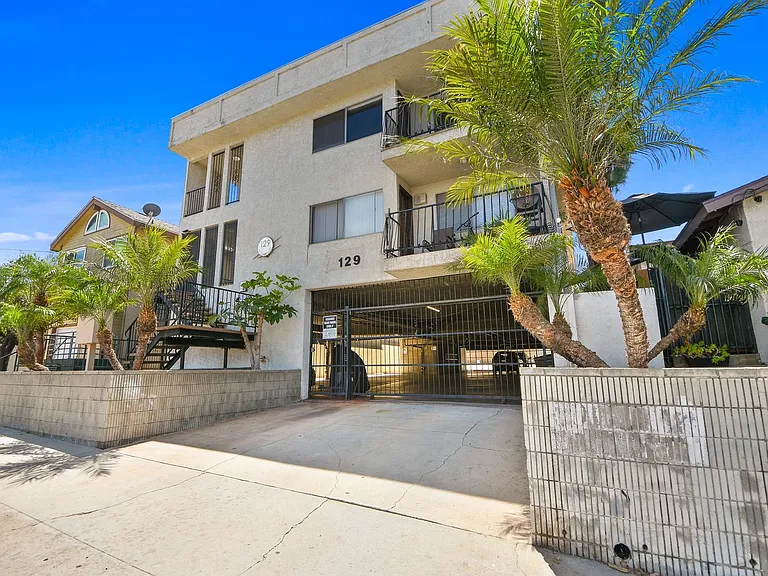 Cabrillo Ave — Photo 10