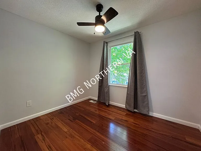 379 W Broad St — Photo 21