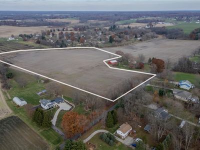 Pinedale St NE, Hartville, OH, 44632