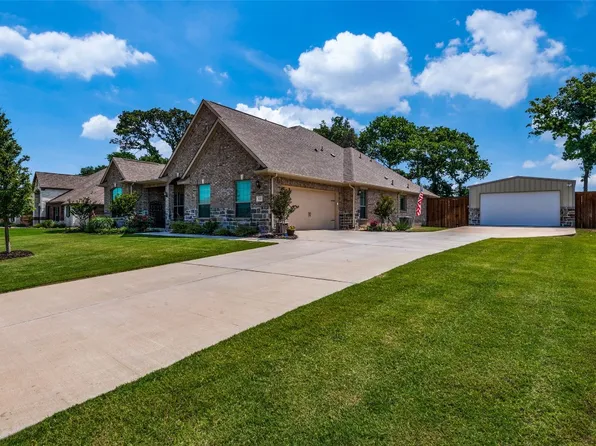 111 Willow Oak Dr, Krugerville, TX 76227