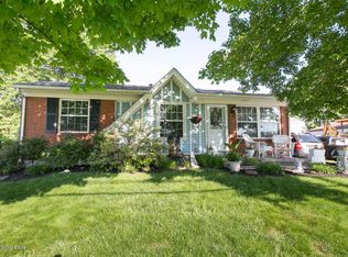 610 Blossom Rd, Louisville, KY 40229