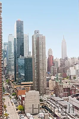 Sold by R New York | media 5