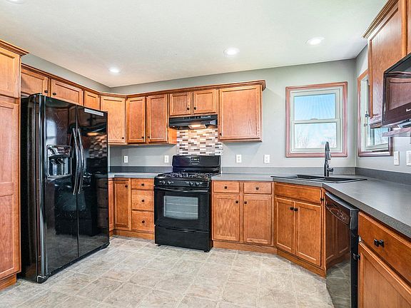 5th image of 58864 Huntly Ct