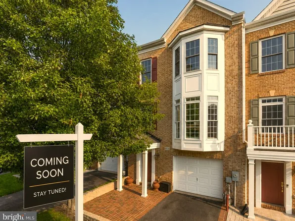 8913 Lee Manor Dr, Ellicott City, MD 21043