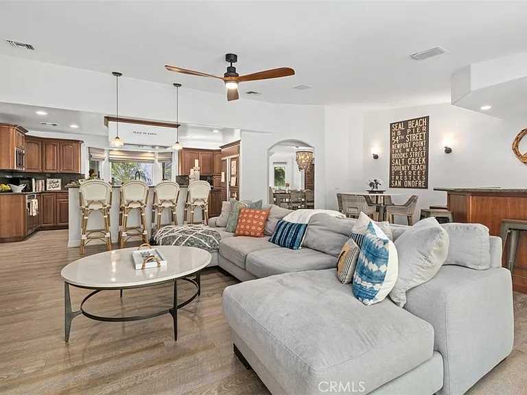 600 Cliff Dr — Photo 13
