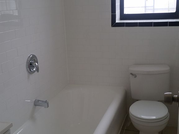 4th image of 4004 Carpenter Ave APT 3D