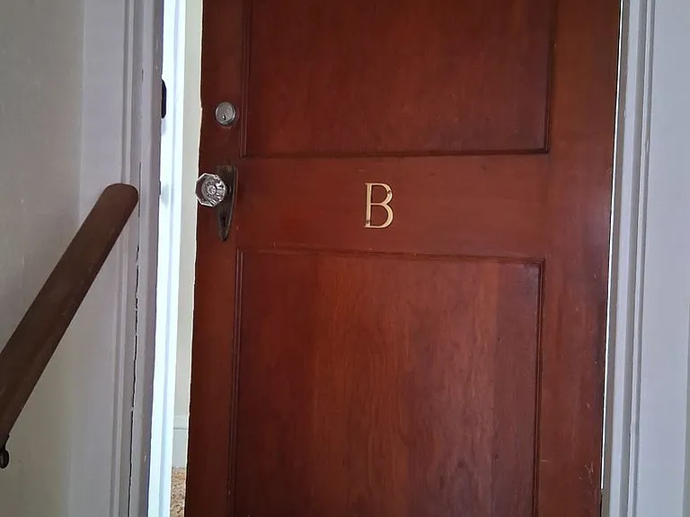 713 Lincoln St — Photo 2