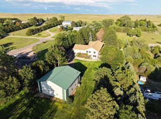 166 Hillcrest Dr, North Platte, NE 69101