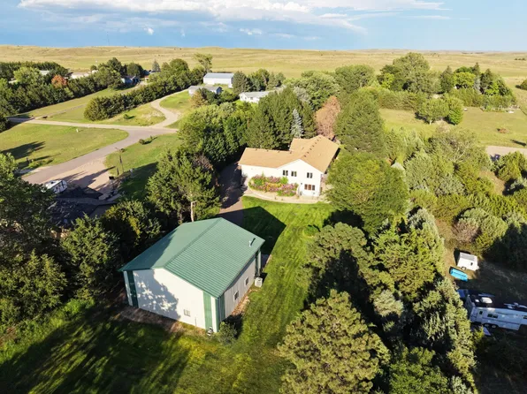 166 Hillcrest Dr, North Platte, NE 69101