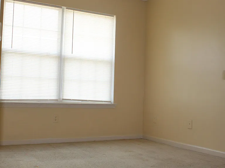 672 Georgetown Ct — Photo 20