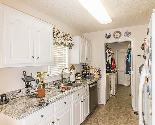 4th image of 307 Spoonbill Dr