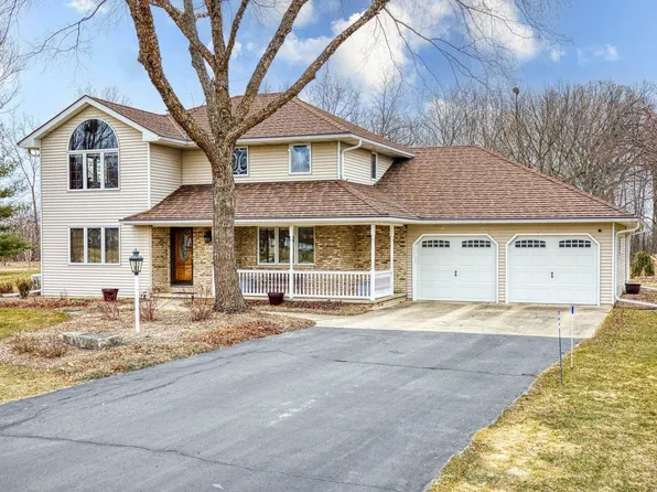 3042 Fairwinds Dr, Neenah, WI 54956
