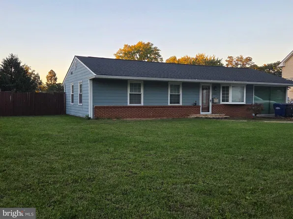 8105 Norwood Dr, Alexandria, VA 22309