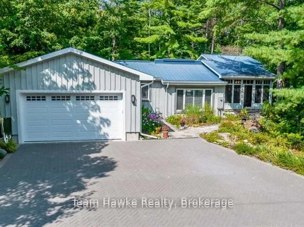 36 Rosemary Rd, Tiny, ON L0L 2T0