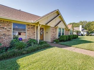 6920 Meadow Park Dr S, North Richland Hills, TX 76180