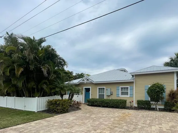 300 67th St #A, Bradenton Beach, FL 34217