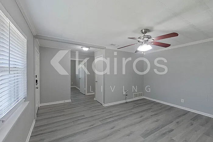 5 bed, 2.5 bath, 2400 sqft, $2,395 — Photo 4