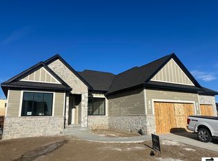 2235 S 95th St, Lincoln, NE 68520