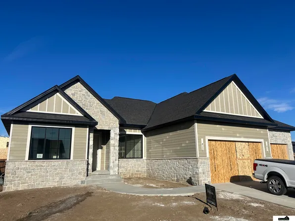 2235 S 95th St, Lincoln, NE 68520