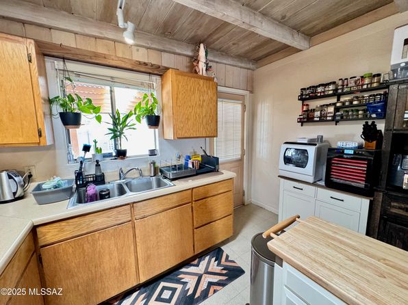 tucson-arizona-448592735 picture