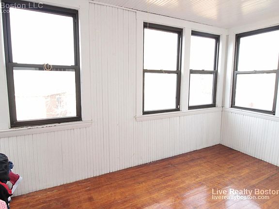 4th image of 221 Chestnut Hill Ave #14