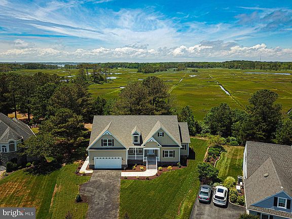 3rd image of 12816 Heathland Dr
