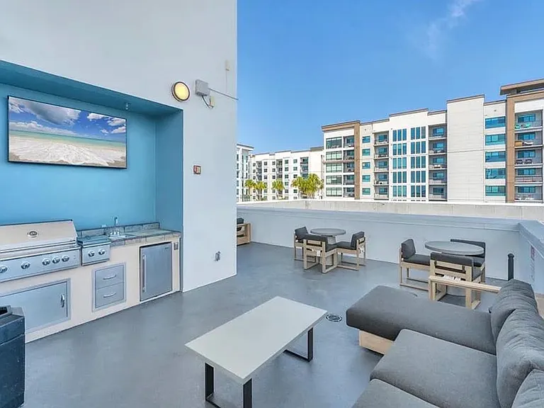 525 E Jackson St #706 — Photo 32