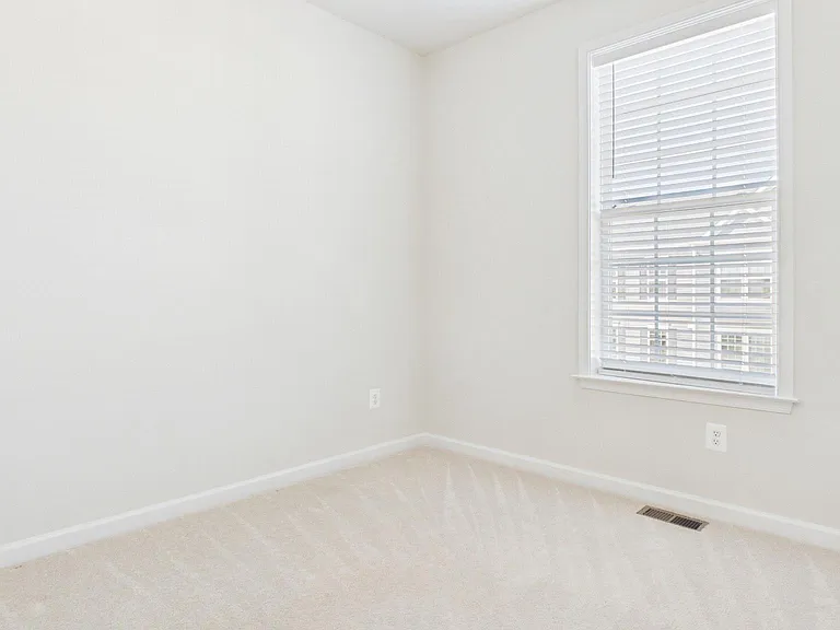 33 Chester Ct — Photo 36