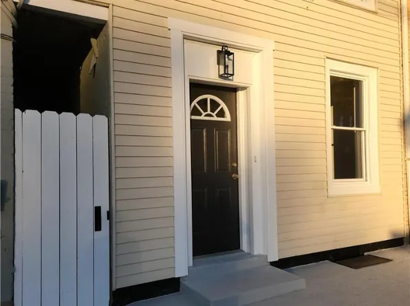 19 W Main St, Macungie, PA 18062