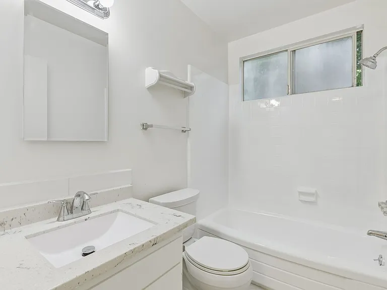 Montrose Residences — Photo 15
