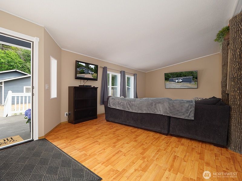 3rd image of 3360 Woodcock Road