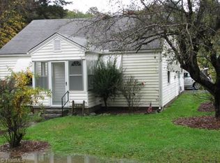 266 E 3rd St, Denton, NC 27239