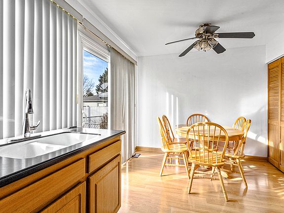 5th image of 267 Waterman Dr