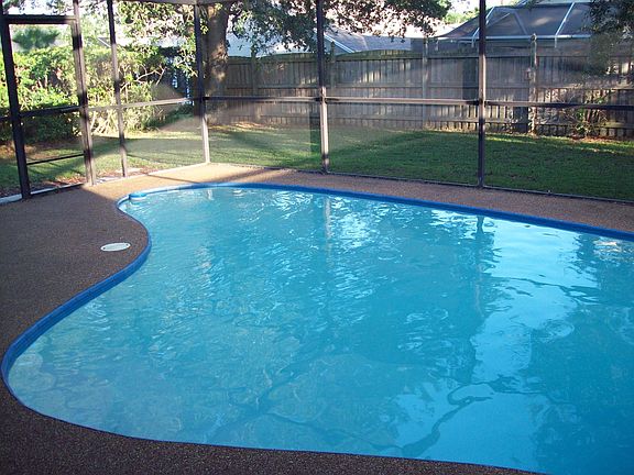 4th image of 1523 Dumont Dr