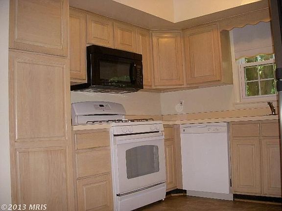 3rd image of 11809 Rosalinda Dr