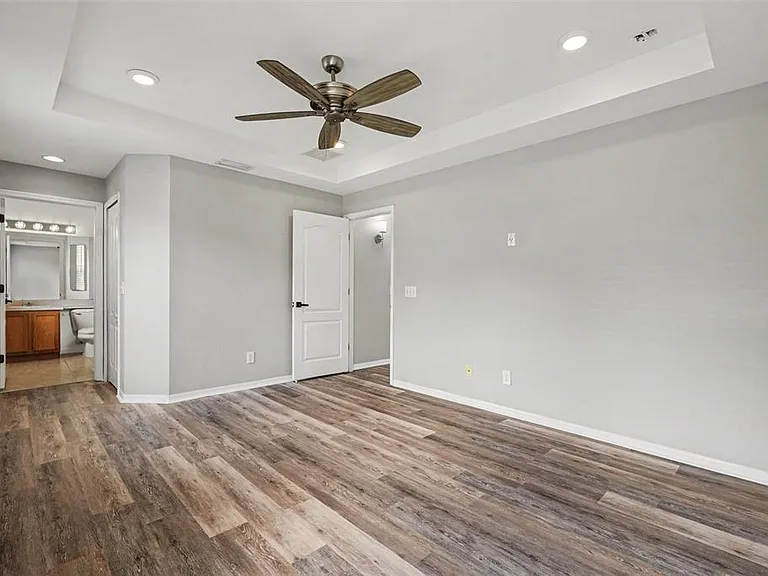4249 Old Waverly Ct — Photo 15