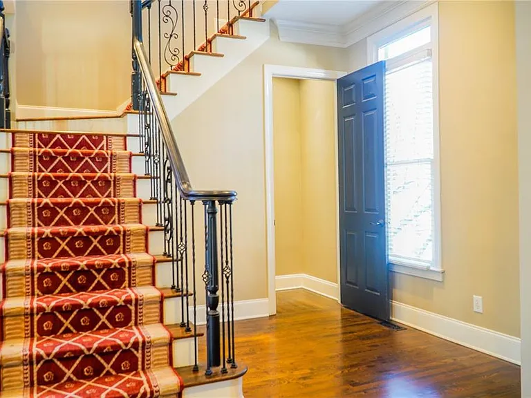 1127 Ashton Bluff Dr — Photo 24