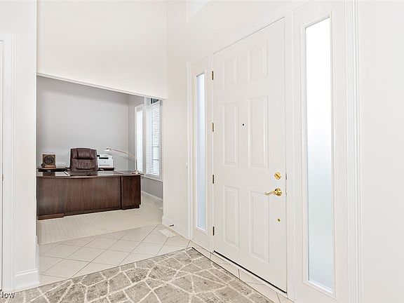 3rd image of 404 E Inverness Dr