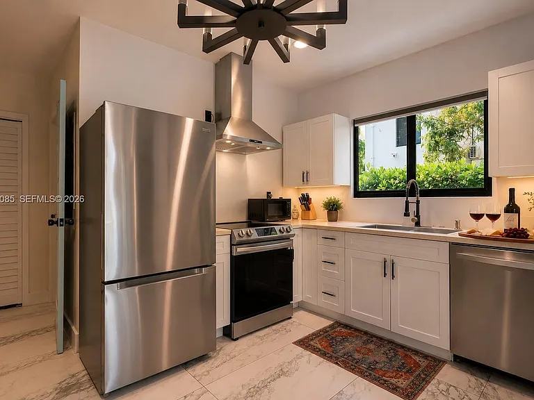8280 NE 1st Pl — Photo 15