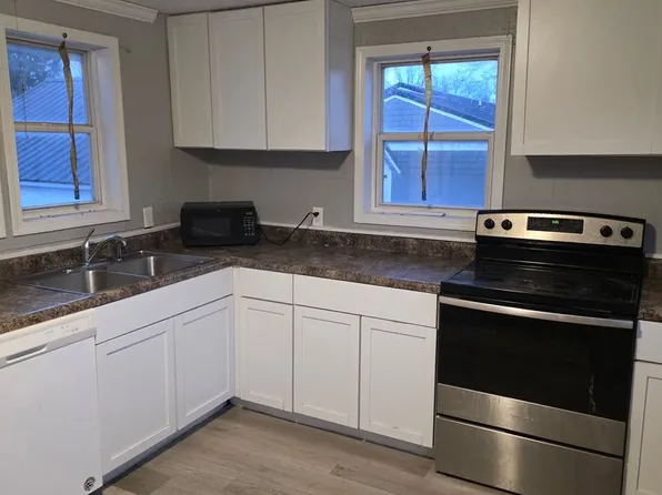 705 Franklin St, Ackley, IA 50601