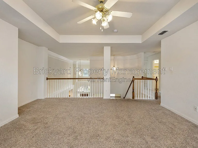 4409 Mitchell Ln — Photo 32