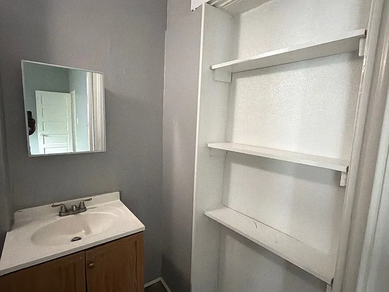 943 Rosemont Ave — Photo 18