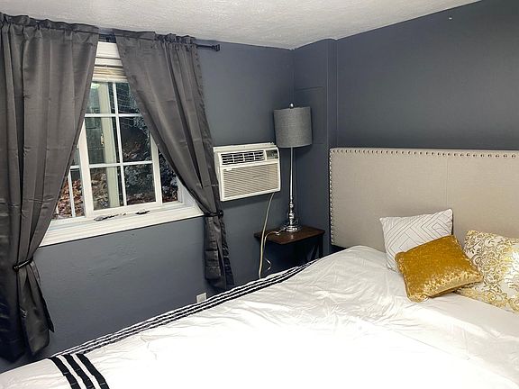 3rd image of 1129 Magnolia Ave #2