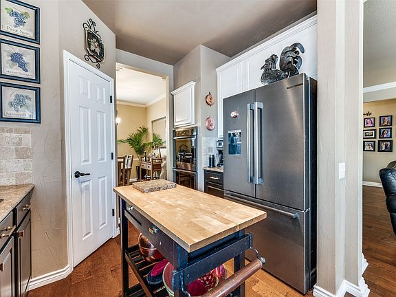 4th image of 5904 Berkshire Rd