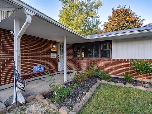 3rd image of 6635 Rosebury Dr